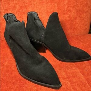 Vince Camuto Black Leather Ankle Bootie Pointed Toe Block Heel Zipper US 7.5